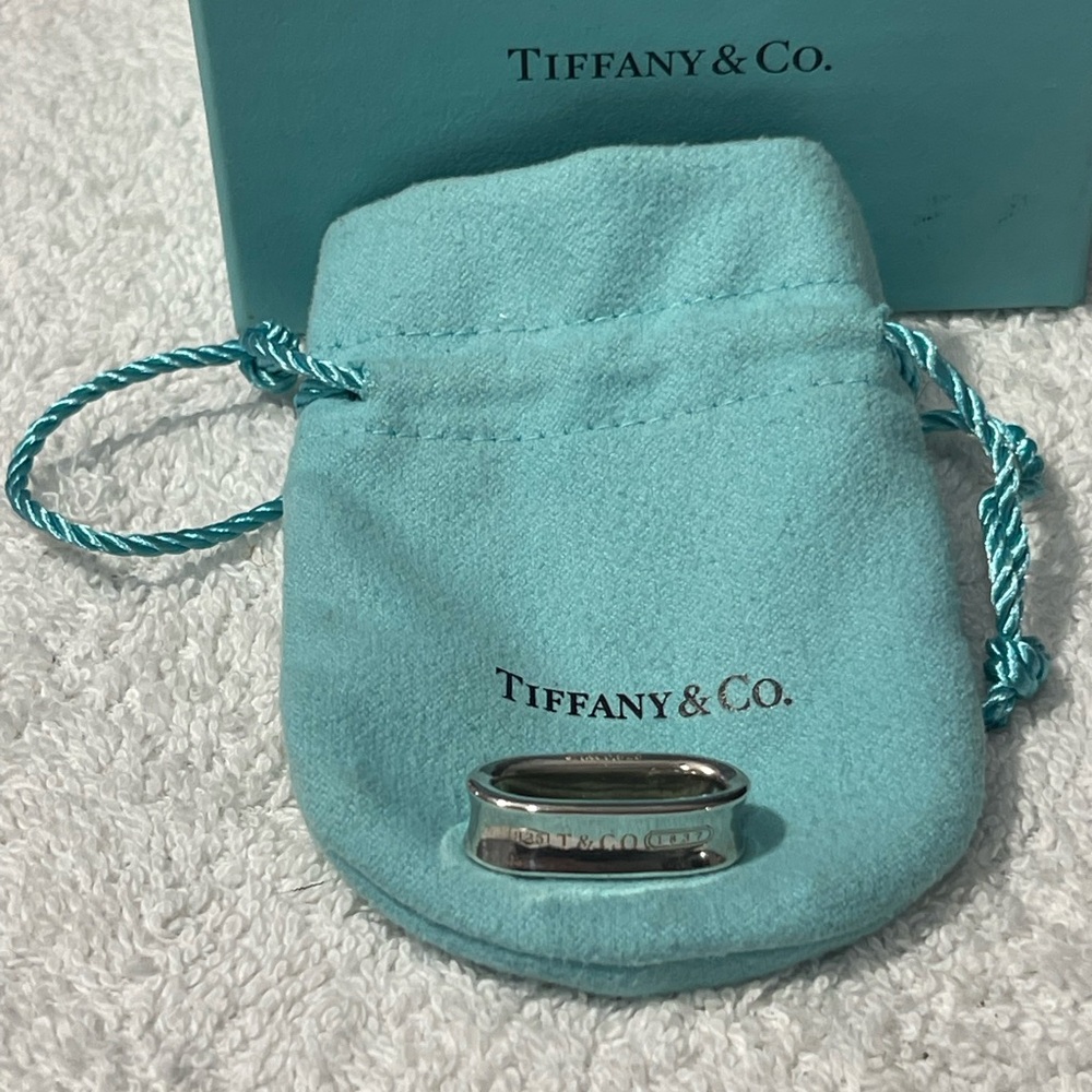 Tiffany & Co. Silver loop charm necklace